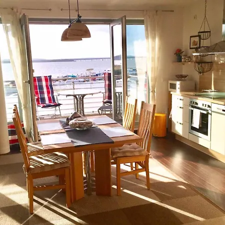 Ferienwohnung Kapitan Peter Apartament Altefähr